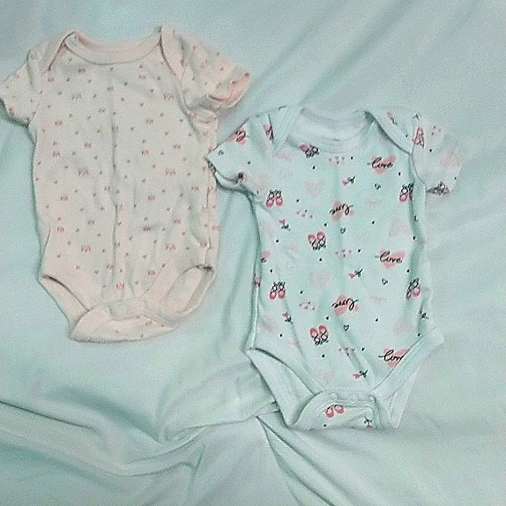 Onesies 0 to 3 months princess and love patterns made by Baby Views